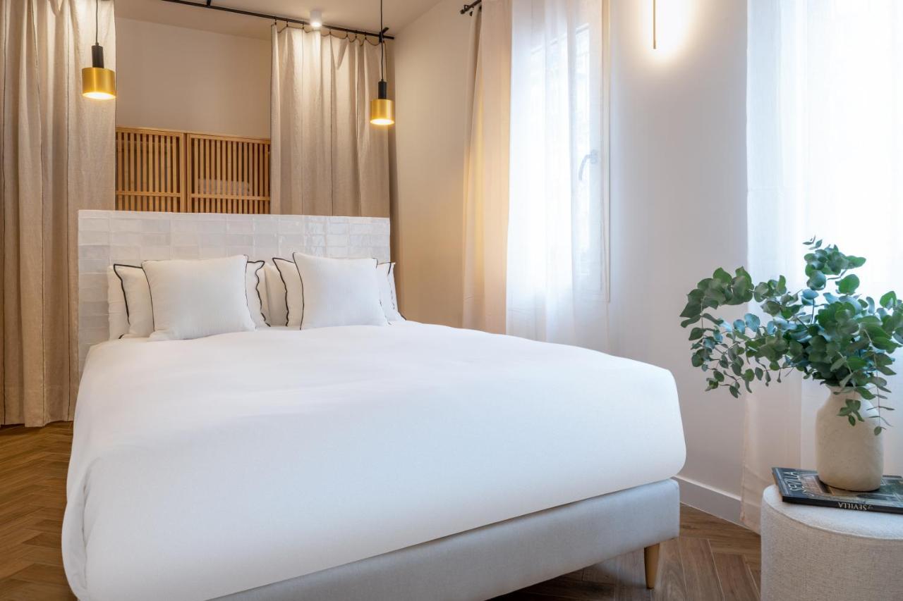 Magno Apartments Robles With Jacuzzi And Private Parking เซบีญา ภายนอก รูปภาพ